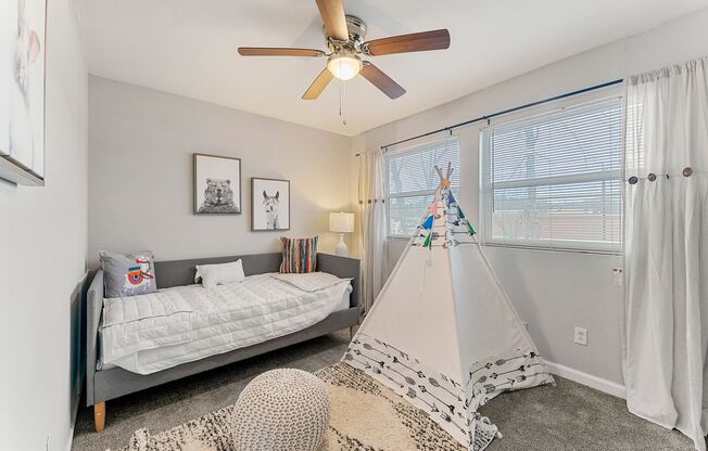 2 beds, 1.5 baths, 950 sqft, $1,369, Unit K06