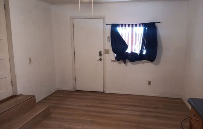 Cozy 1 bedroom, 1 bathroom Unit! Showings available NOW! ALL utilities included!