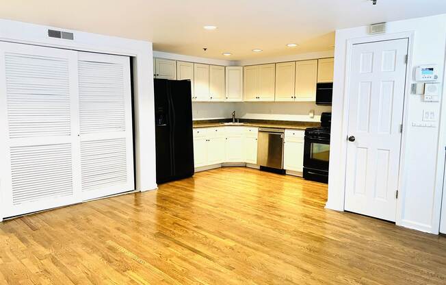 308 BLOOMFIELD ST
