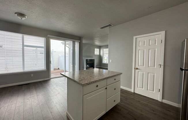 3 Bedroom Beaverton Home with A/C!