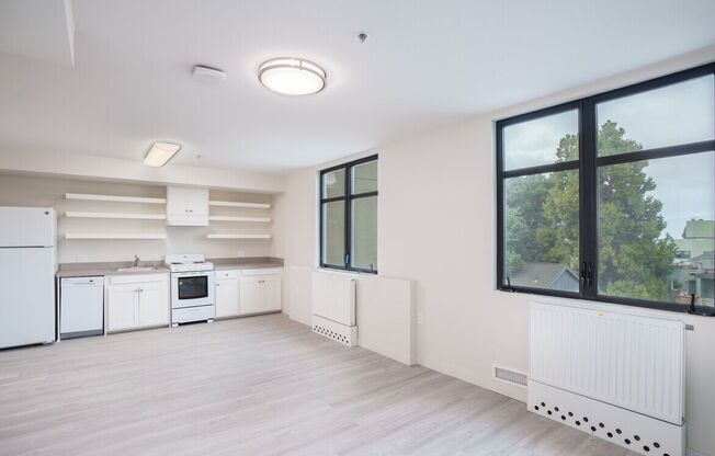 Studio, 1 bath, 435 sqft, $2,500, Unit Studio with Bathroom