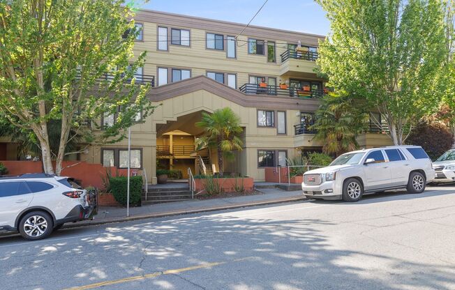 Wallingford one-bedroom one bath, includes water, sewer, garbage and parking.