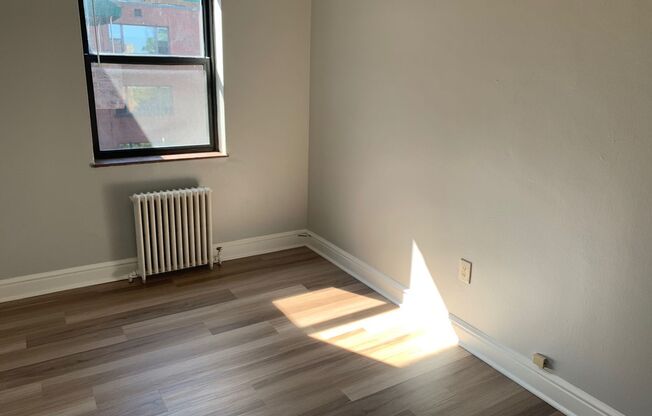 3 beds, 1 bath, 1,000 sqft, $1,999, Unit 6236 Fifth Ave. #300A