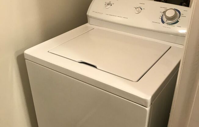 2 beds, 2 baths, 840 sqft, $1,875, Unit 4-0306