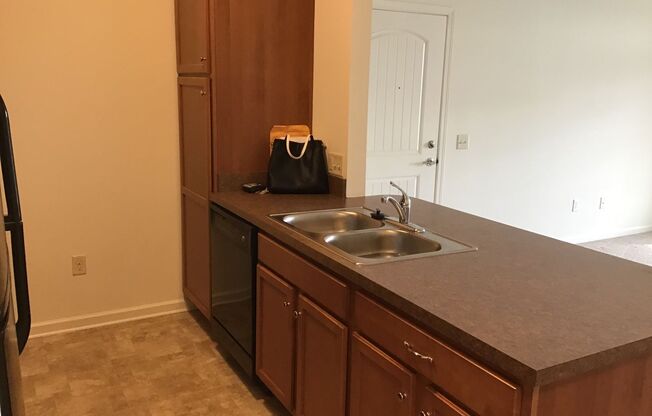 1 bed, 1 bath, 840 sqft, $1,436, Unit SU10216