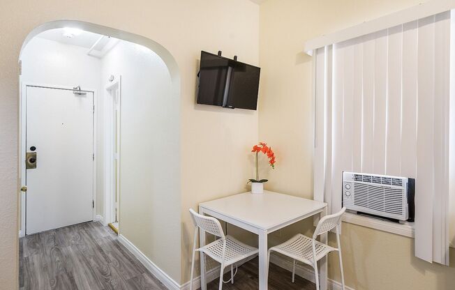 Studio, 1 bath, 277 sqft, $1,145, Unit 222