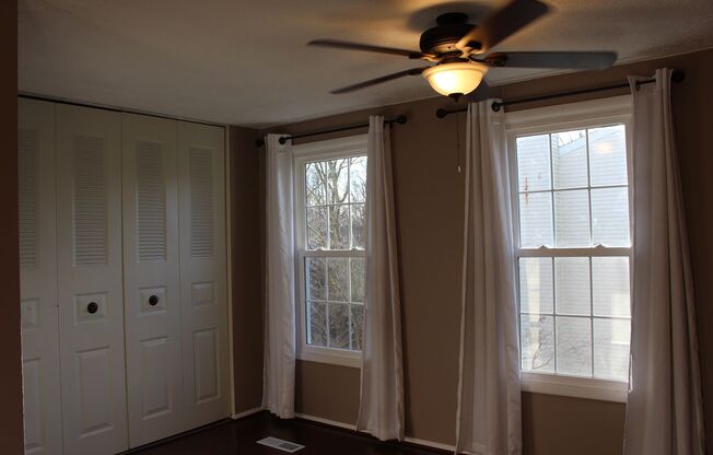 2 beds, 1 bath, $1,900