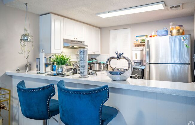 2 beds, 1.5 baths, 1,300 sqft, $1,450, Unit 1b-5424