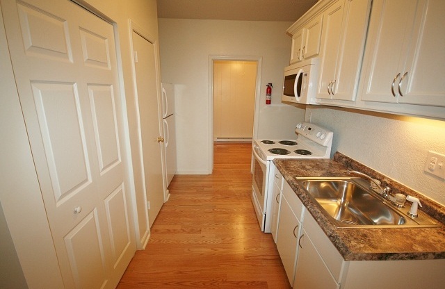 1 bed, 1 bath, 388 sqft, $965, Unit 22