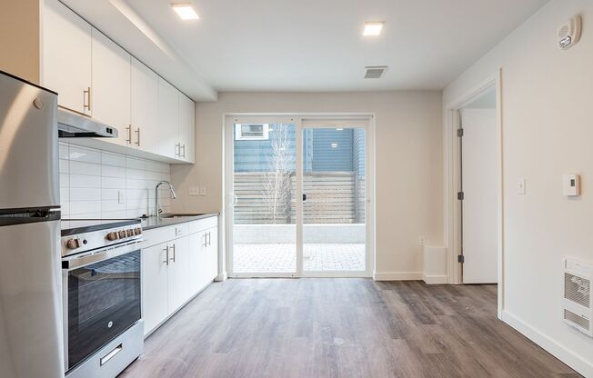 1 bed, 1 bath, 410 sqft, $1,625, Unit 03