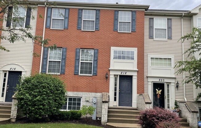 818 LEWISBURG LN