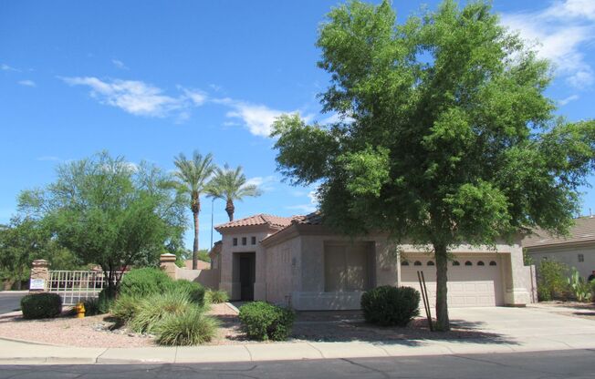 Nice 2 Bedroom / 2 Bath + Bonus Room Home in Chandler Gated Community!