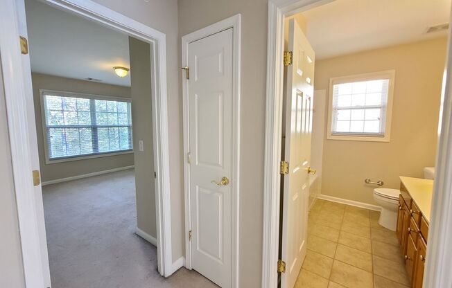 5 beds, 3 baths, $2,695