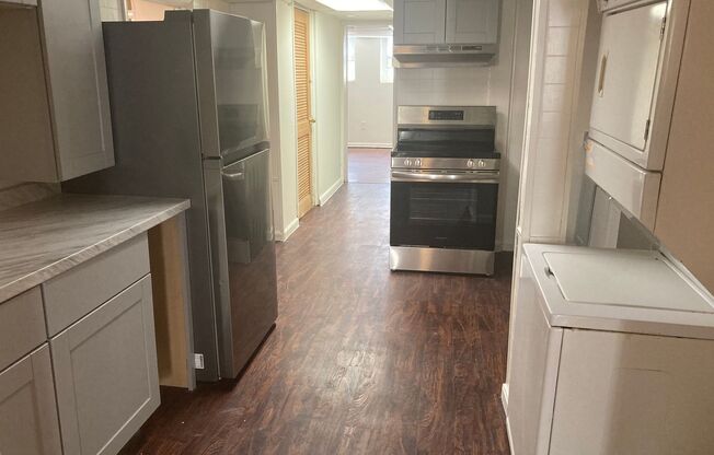 1 bed, 1 bath, 650 sqft, $1,099, Unit 40-B