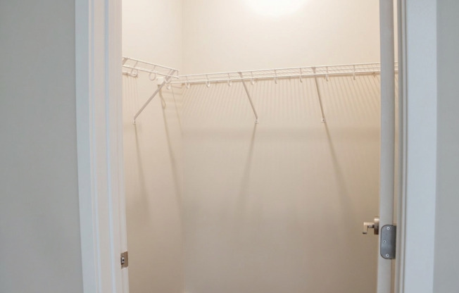 2 beds, 1 bath, 941 sqft, $2,300, Unit 209