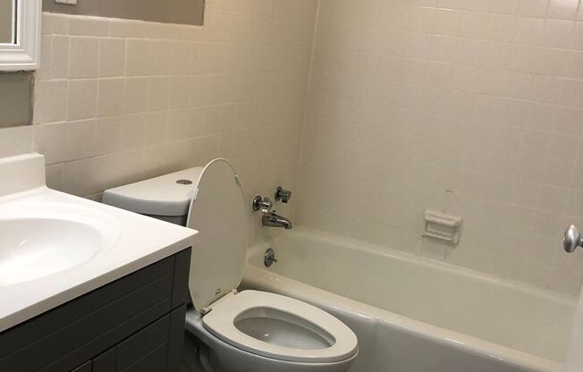 Studio, 1 bath, 392 sqft, $855, Unit 1413