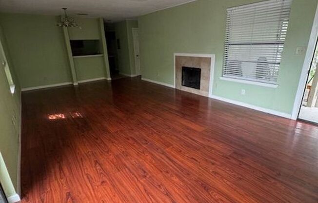 1100 sqft under $1000-Calallen Area