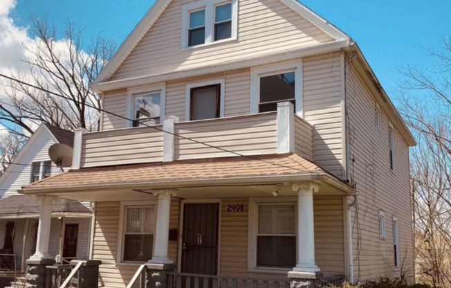 2908 E 104 ST