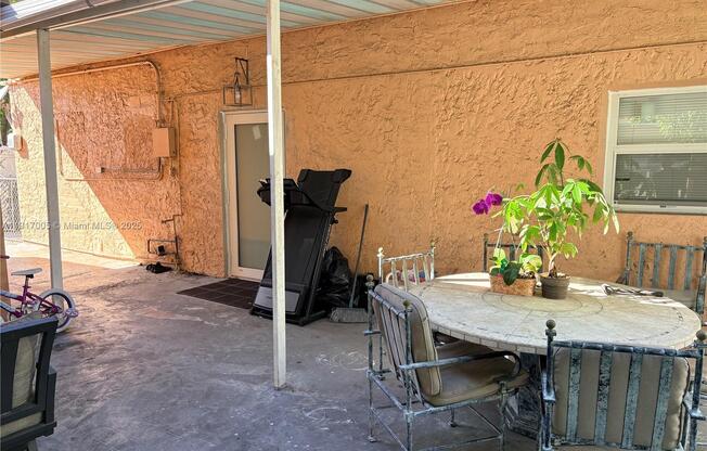 1560 NORTHWEST 25 AVE