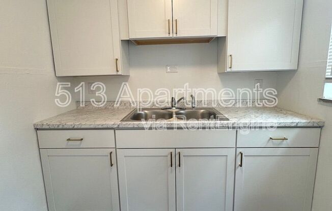 1649 ANITA PL