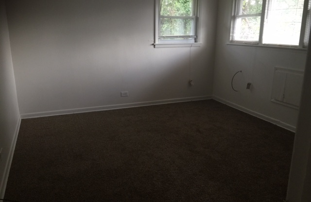 2 beds, 1 bath, 855 sqft, $1,450