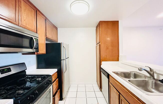 1 bed, 1 bath, $2,495, Unit 103