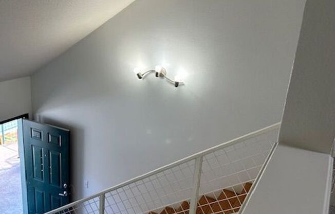 2 beds, 1 bath, 700 sqft, $1,400, Unit 213