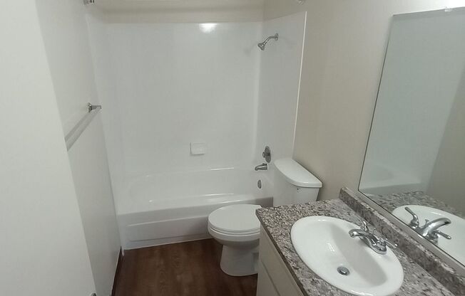 2 beds, 2 baths, 969 sqft, $1,550, Unit 25-132