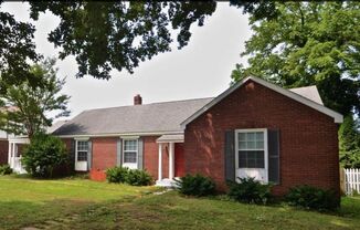 Spacious 2-BR Duplex in Sought-After Location!