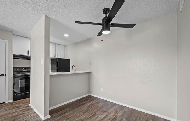 1 bed, 1 bath, 538 sqft, $1,170, Unit 12