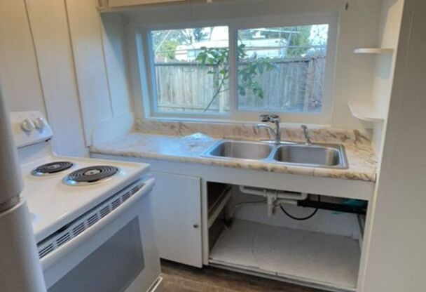 909.1x - 1221 Thomas Rd. #1-7