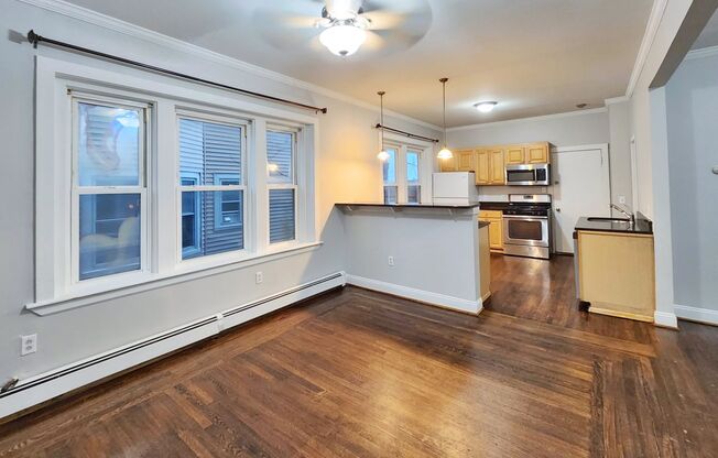 Walk to Revere Beach T station and beach!