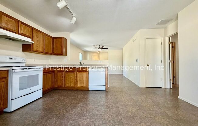 Come Check Out this 2/1 on the Northwest Side With A Split Floorplan!!!