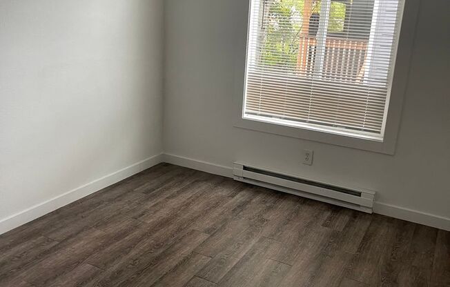 2 beds, 1 bath, 900 sqft, $1,295, Unit 29