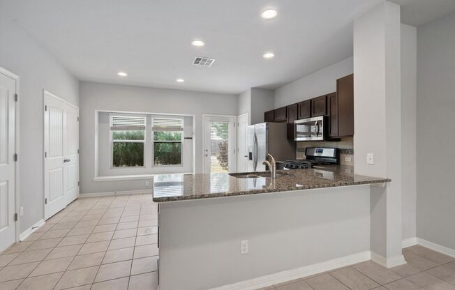207 Wainscot Oak Way, San Marcos, Texas 78666