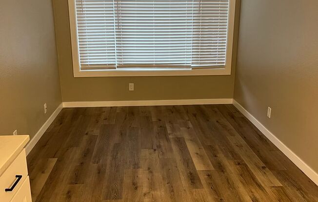 2 beds, 1 bath, 727 sqft, $1,695, Unit 24