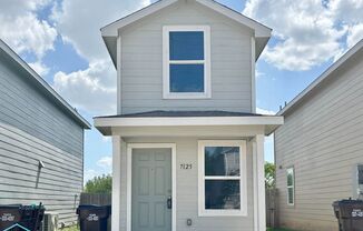 Welcome to the coolest little spot in San Antonio –A Charming Two-Story Tiny House for Rent!