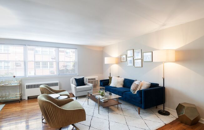 2 beds, 1 bath, 897 sqft, $2,335, Unit C-01