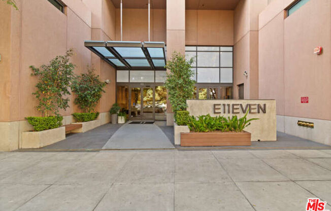 1 bed, 2 baths, 1,200 sqft, $3,495, Unit 716