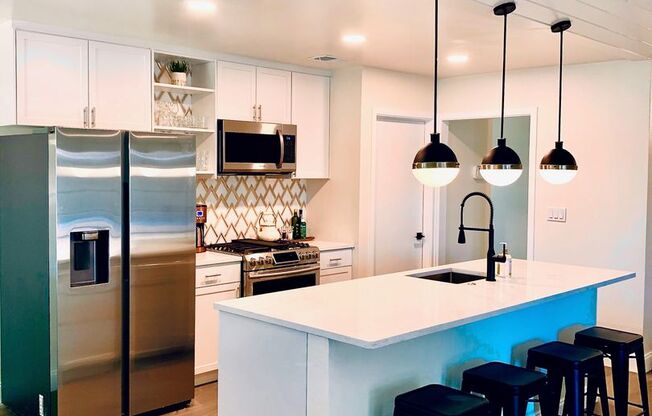 *** Near Domain * Stunning 4 Bedroom House * Fully Furnished * Designer Decorated * High End Luxury Finishes ***