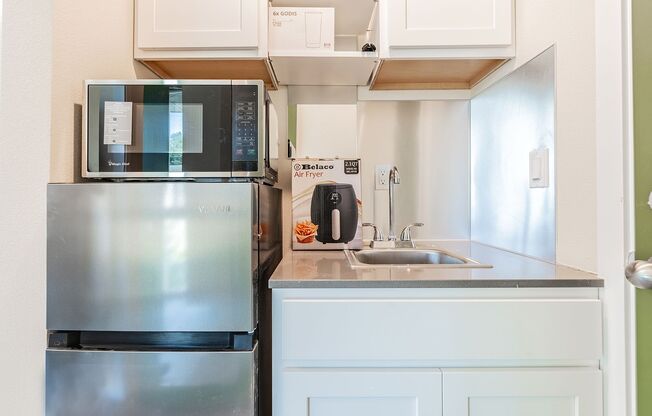 Studio, 1 bath, 175 sqft, $900, Unit 504 MHA