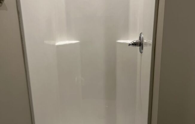 2 beds, 2 baths, 979 sqft, $1,130, Unit 921