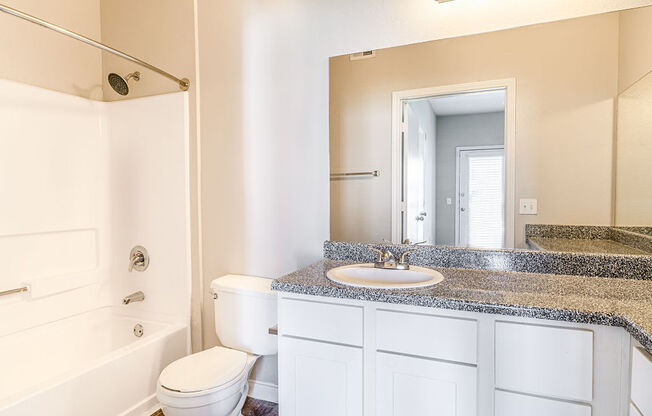 bathroom in pearland tx apartments