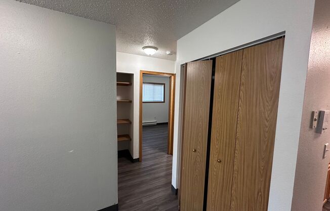 2 beds, 1 bath, 800 sqft, $925, Unit 108