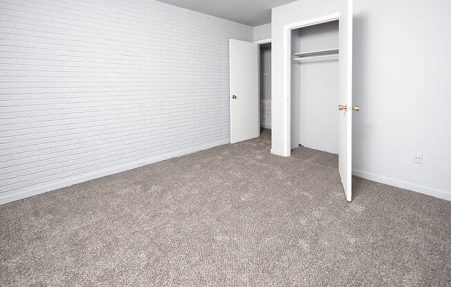 3 beds, 1.5 baths, $1,295, Unit 803-D