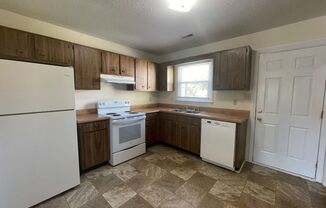 2 beds, 1 bath, $895