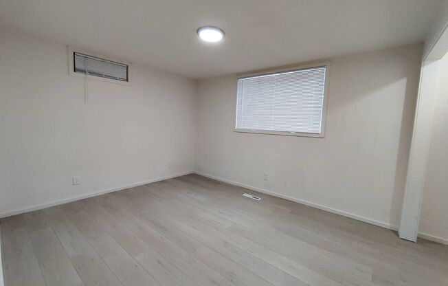 3 beds, 1 bath, 1,230 sqft, $1,795, Unit 518