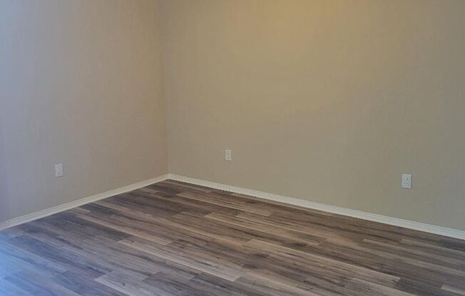 BEAUTIFUL SPACIOUS TOWNHOUSE IN GREAT LOCATION