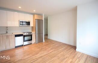 337 W 30th St 3B