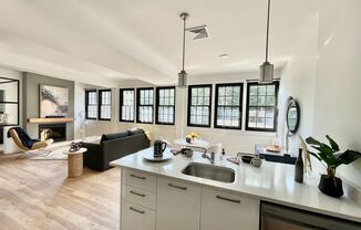 2 beds, 2 baths, 869 sqft, $3,100, Unit 44-410